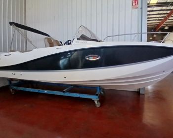 Quicksilver-755-Sundeck - 1