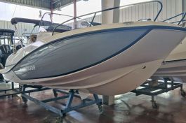 Quicksilver-605-Sundeck-1