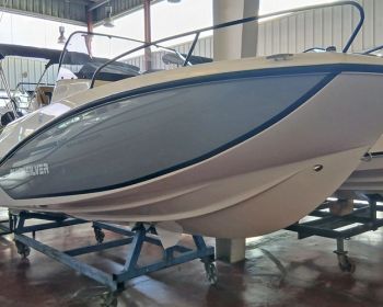 Quicksilver-605-Sundeck-1