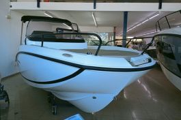 Quicksilver-605-Sundeck-1