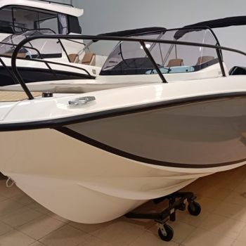 Quicksilver-675-Sundeck-1