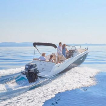 Quicksilver-675-Sundeck-1