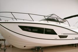 Quicksilver-875 Sundeck-1